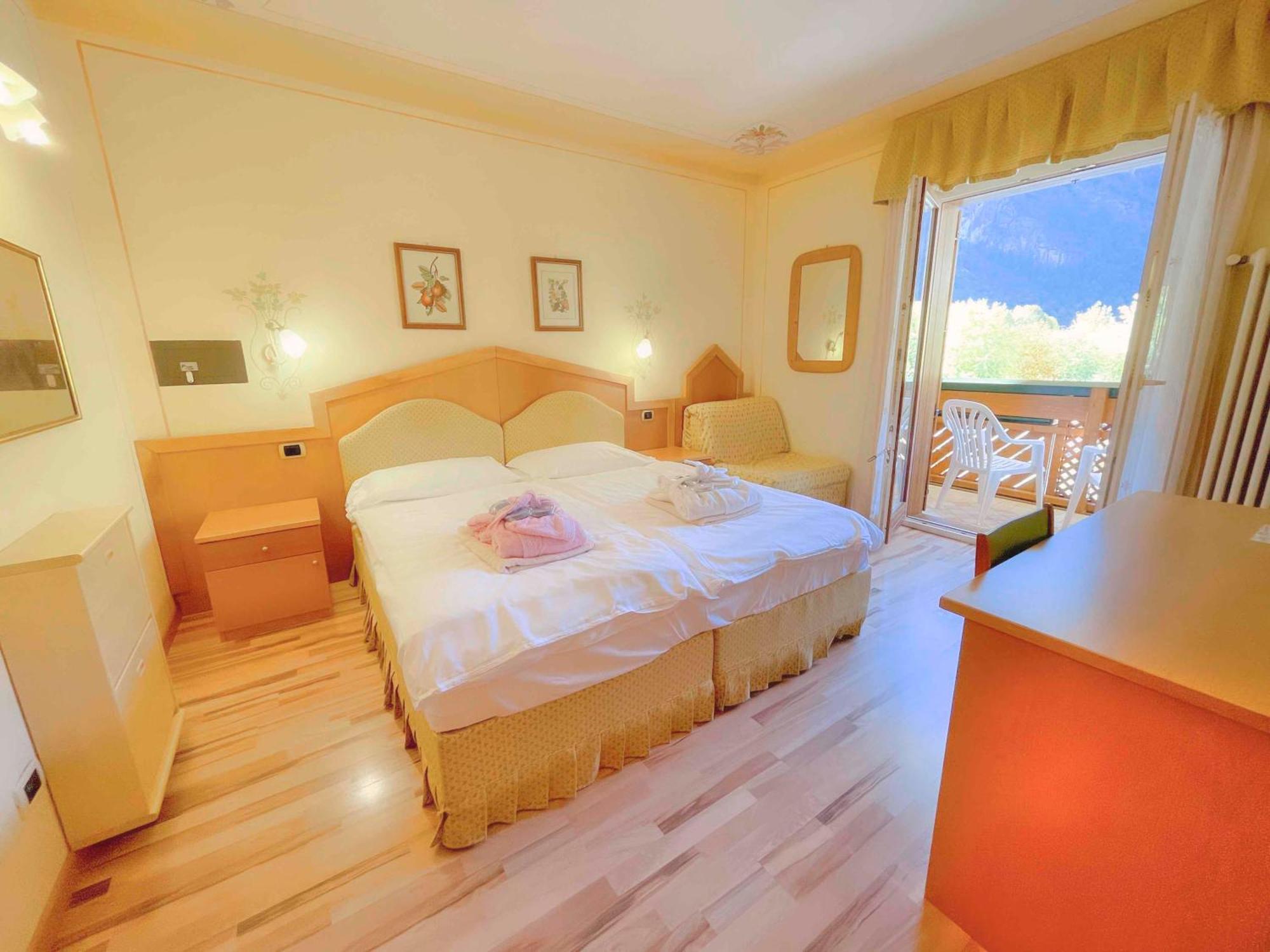 Alledolomiti Boutique Lake Hotel - Adults Friendly Мольвено Экстерьер фото
