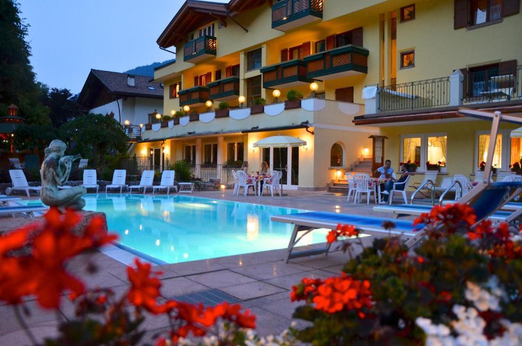Alledolomiti Boutique Lake Hotel - Adults Friendly Мольвено Экстерьер фото